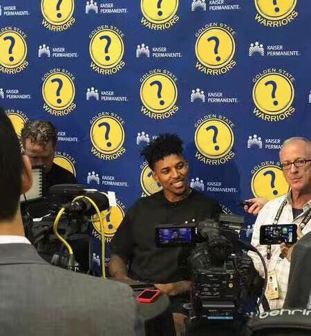 欧冠淘汰赛前瞻：曼联对阵巴黎,（欧冠淘汰赛焦点战：曼联迎战巴黎圣日耳曼）