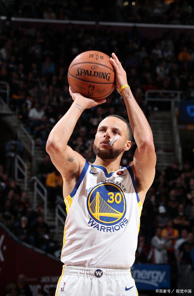 足球报：海港内部鼓励球员放开去打，高层无条件信任穆斯卡特（足球报：海港队内提倡球员大胆发挥，高层对穆斯卡特完全信任）