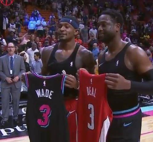 齐达内：在上海见到一个优秀的年轻人，球打得着实可以！（齐达内：上海遇见一位出色新秀，球技确实了得！）