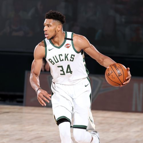 后腰全场传球成功率达 92%，表现全面（后腰传球成功率高达92%，攻防俱佳）