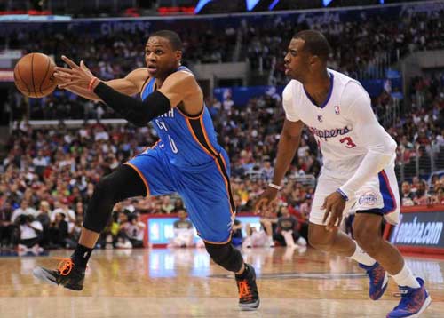 QPR球员谢尔因保护母亲用石头砸伤一男子，事后公开致歉（QPR球员谢尔为护母用石击伤一名男子，随后公开致歉）